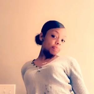 Meet your Posher, Amilya